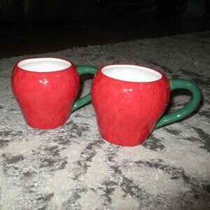 2 Strawberry shaped Mugs NWT
